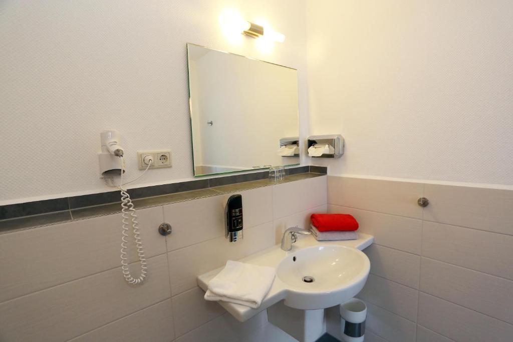 Hotel 7 Saeulen Gmbh Dessau-Rosslau Habitación foto